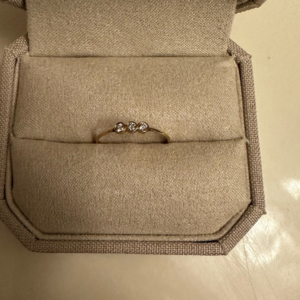 Zoe Chicco 14K Yellow Gold Graduated Bezel Diamond Bar Ring
